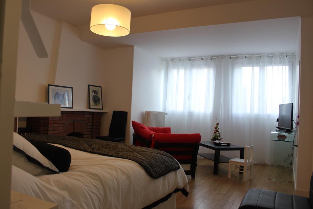 Au Coeur De Beauvais Bed & Breakfast ภายนอก รูปภาพ